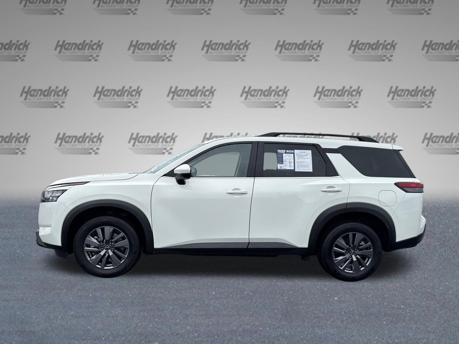 2025 Nissan Pathfinder SV photo 6