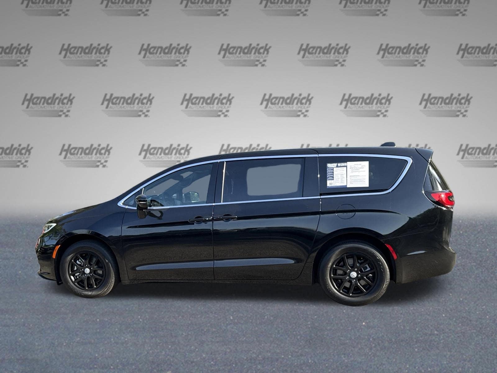 2025 Chrysler Pacifica Select photo 5