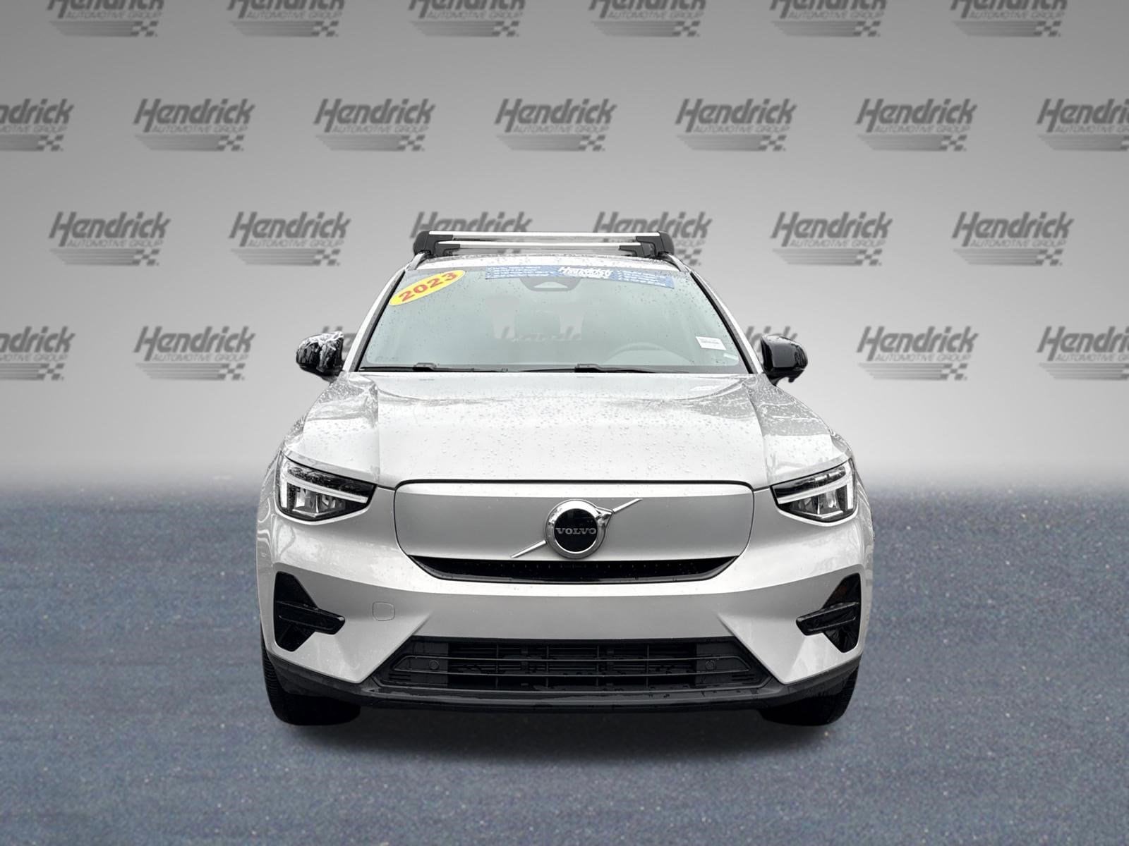 2023 Volvo XC40 Recharge Pure Electric Core photo 2