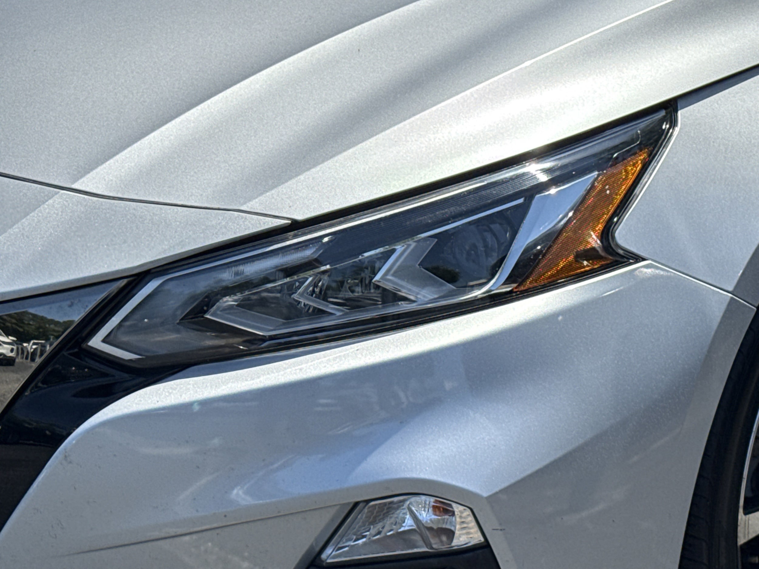 2021 Nissan Altima 2.5 SR photo 6