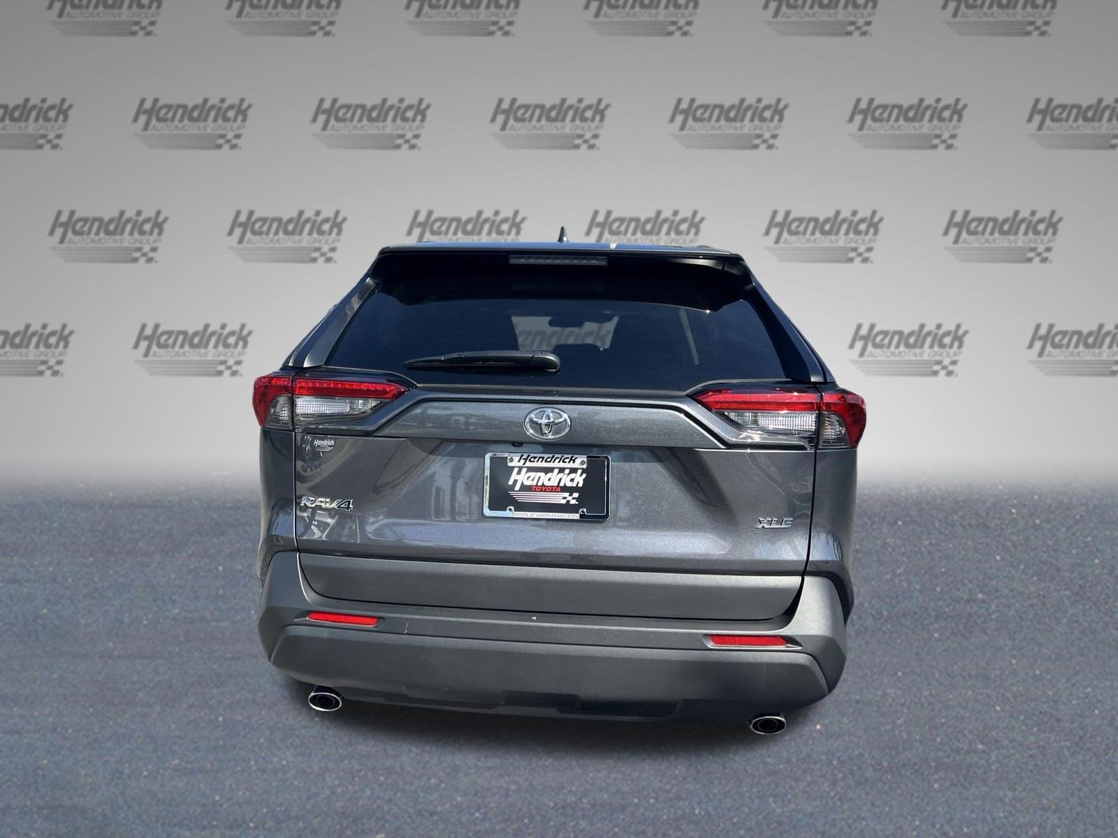 2025 Toyota RAV4 XLE photo 6