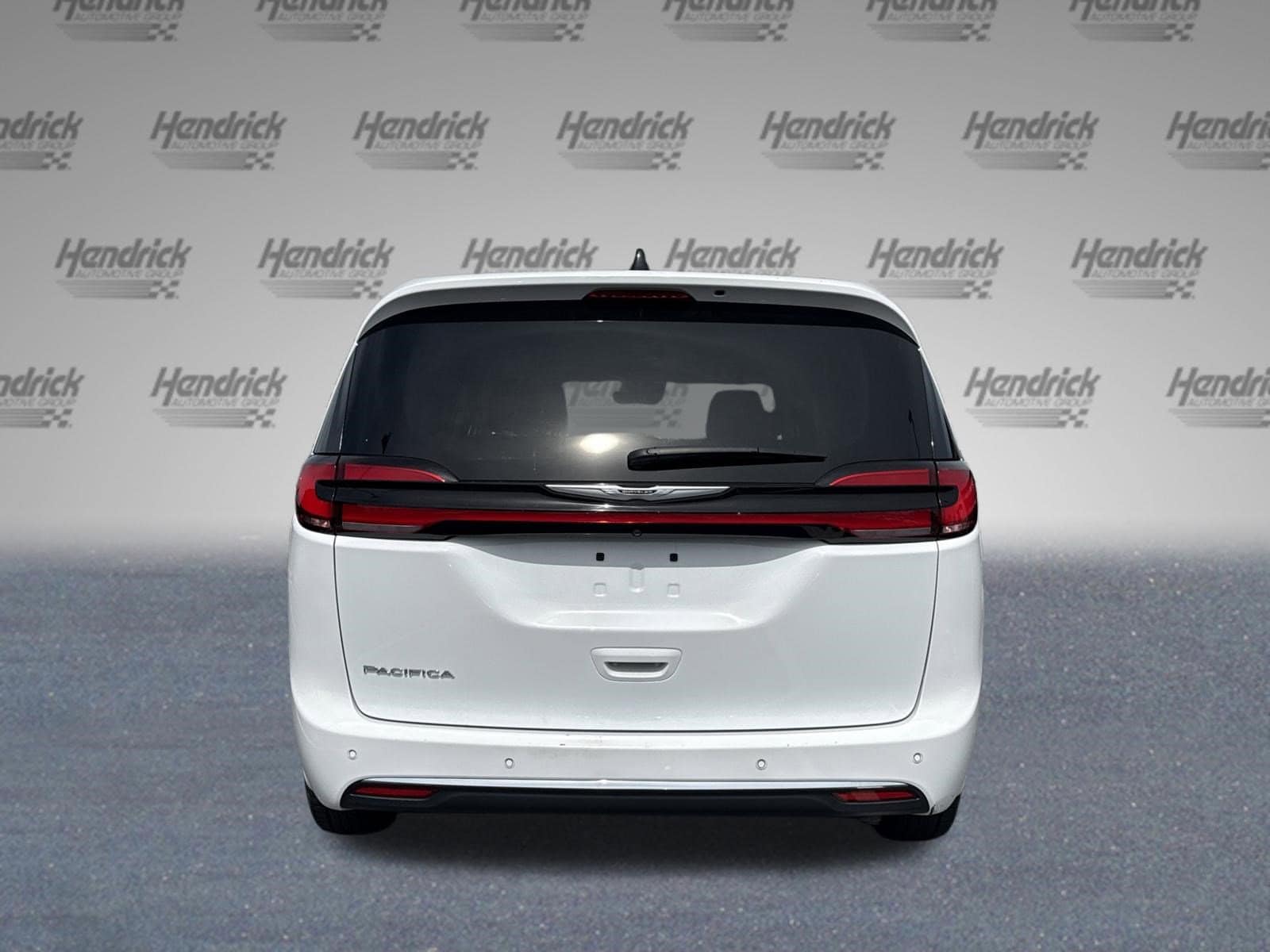 2024 Chrysler Pacifica Touring L photo 2