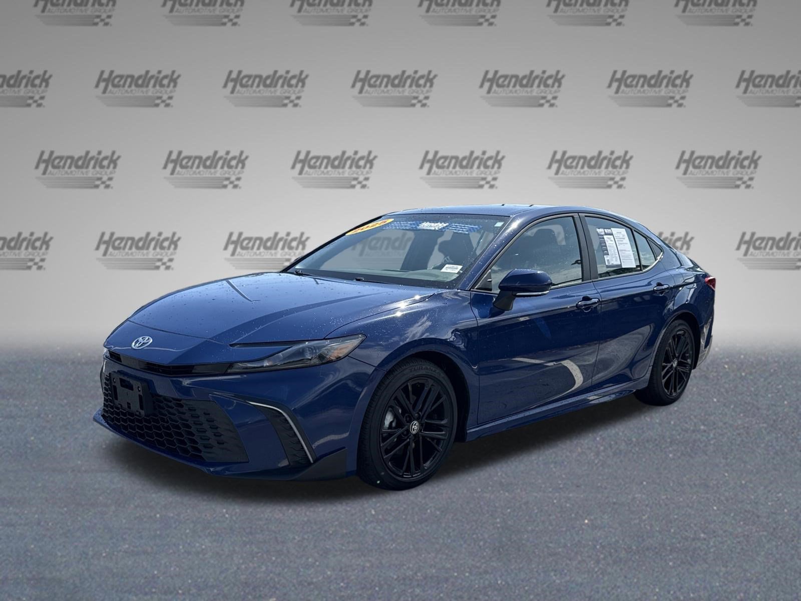 2025 Toyota Camry SE photo 4