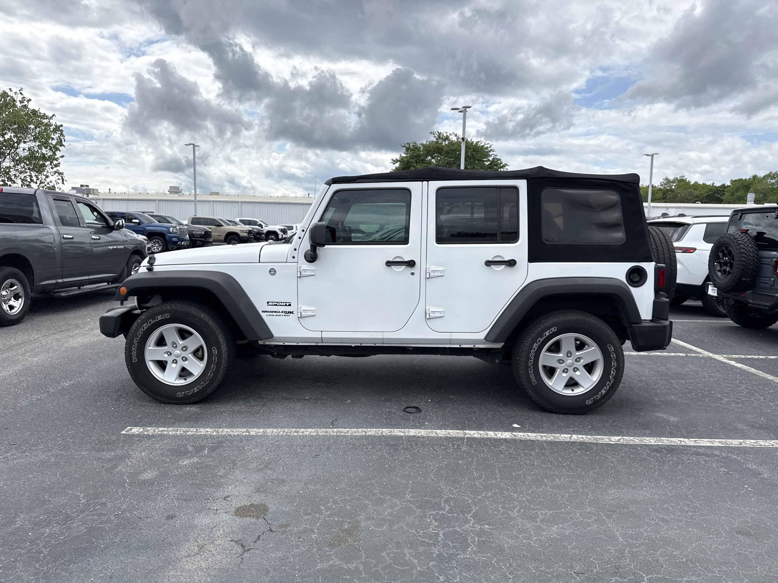 2018 Jeep Wrangler JK Unlimited Sport S photo 6