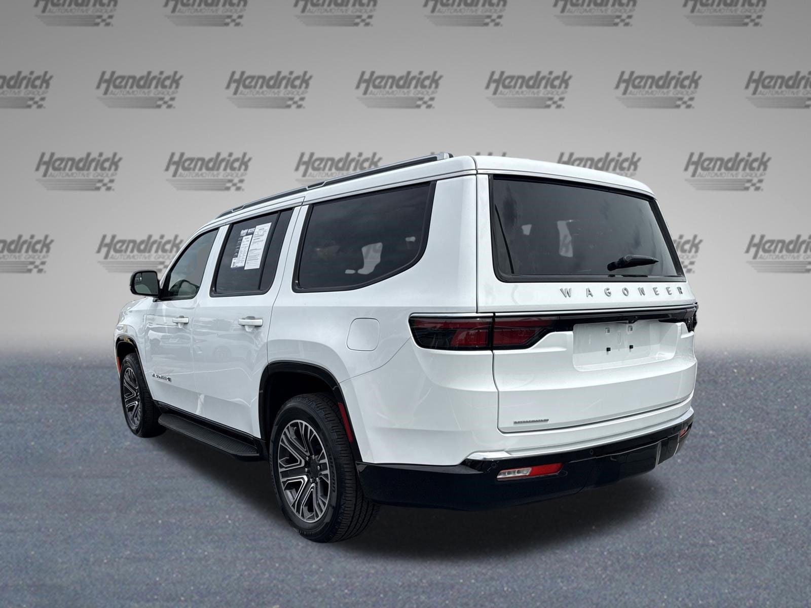 2023 Jeep Wagoneer photo 6