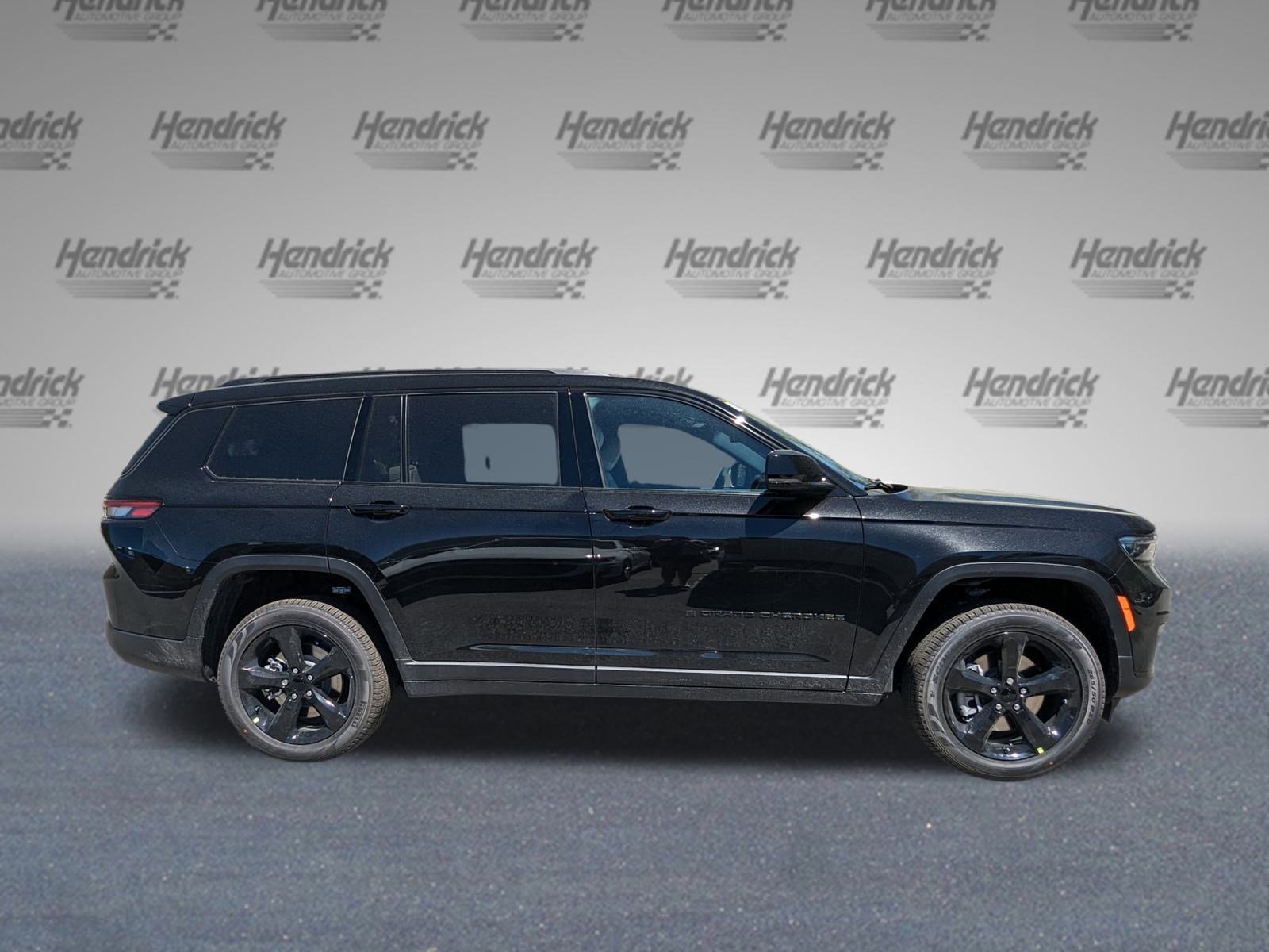 2025 Jeep Grand Cherokee Limited photo 2