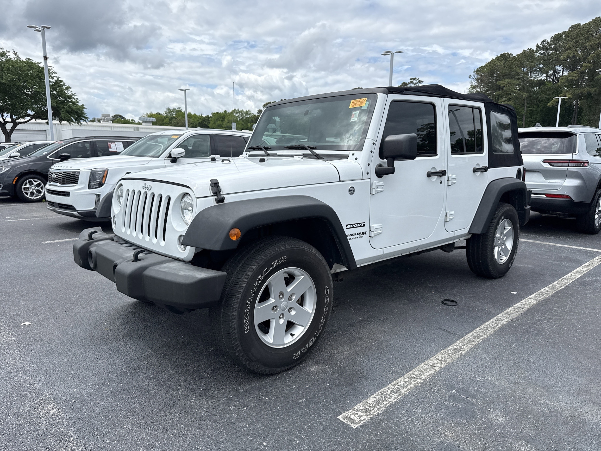 2018 Jeep Wrangler JK Unlimited Sport S photo 4