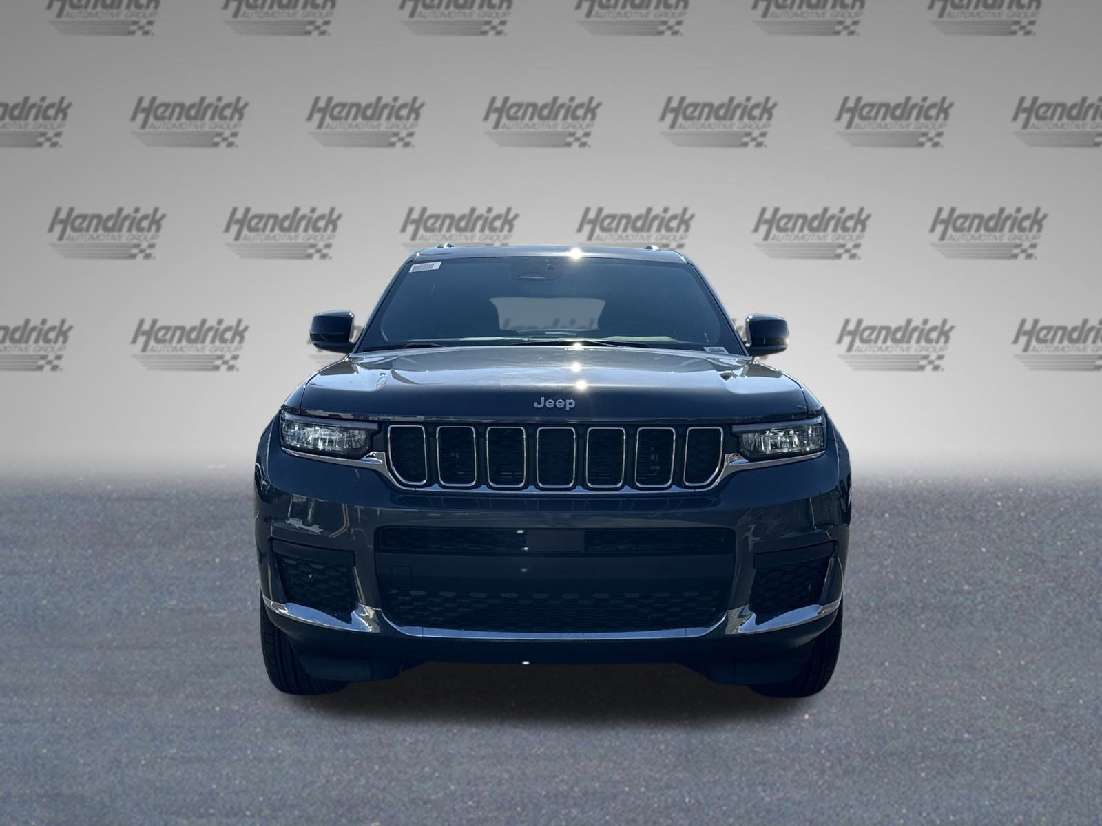 2025 Jeep Grand Cherokee Laredo X photo 2