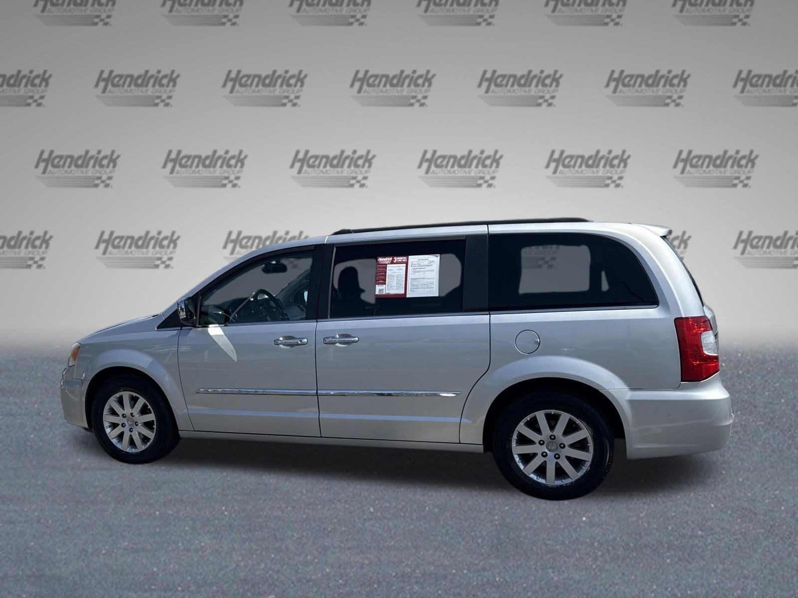 Chrysler Town & Country Touring-L