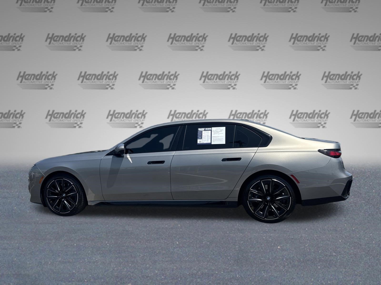 2023 BMW 7 Series 740i photo 5