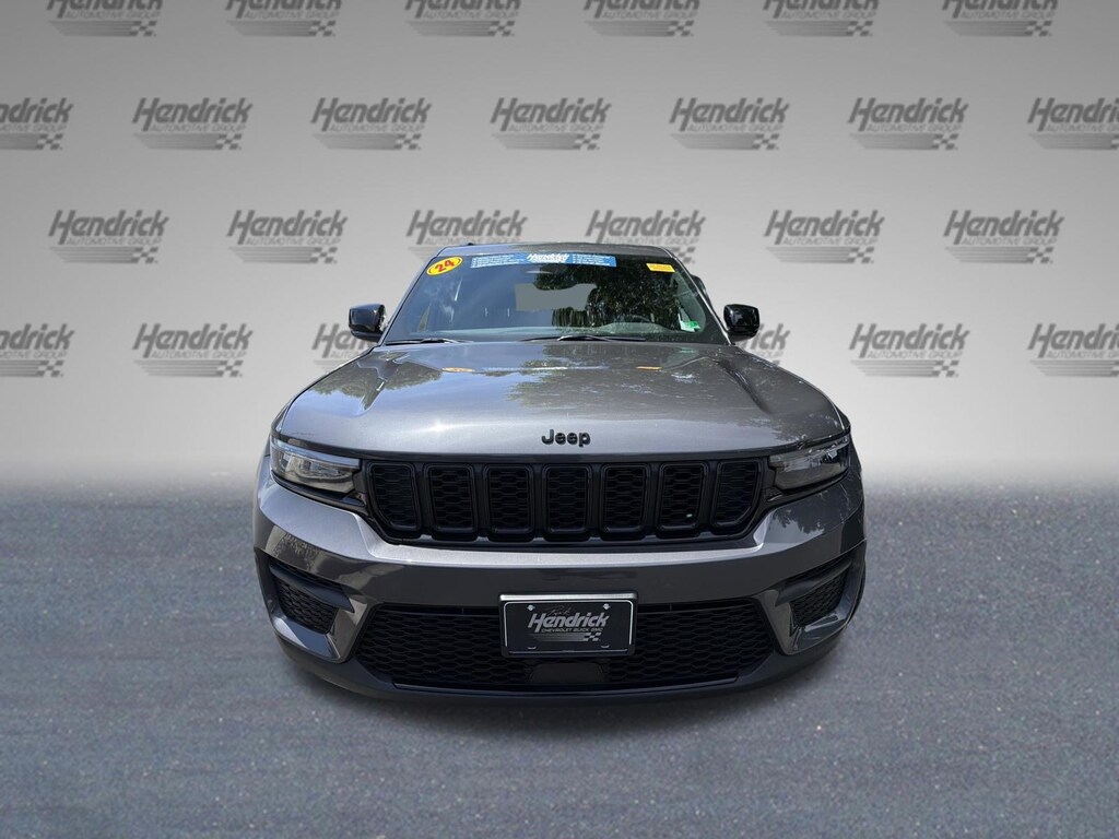 Used 2024 Jeep Grand Cherokee Altitude SUV