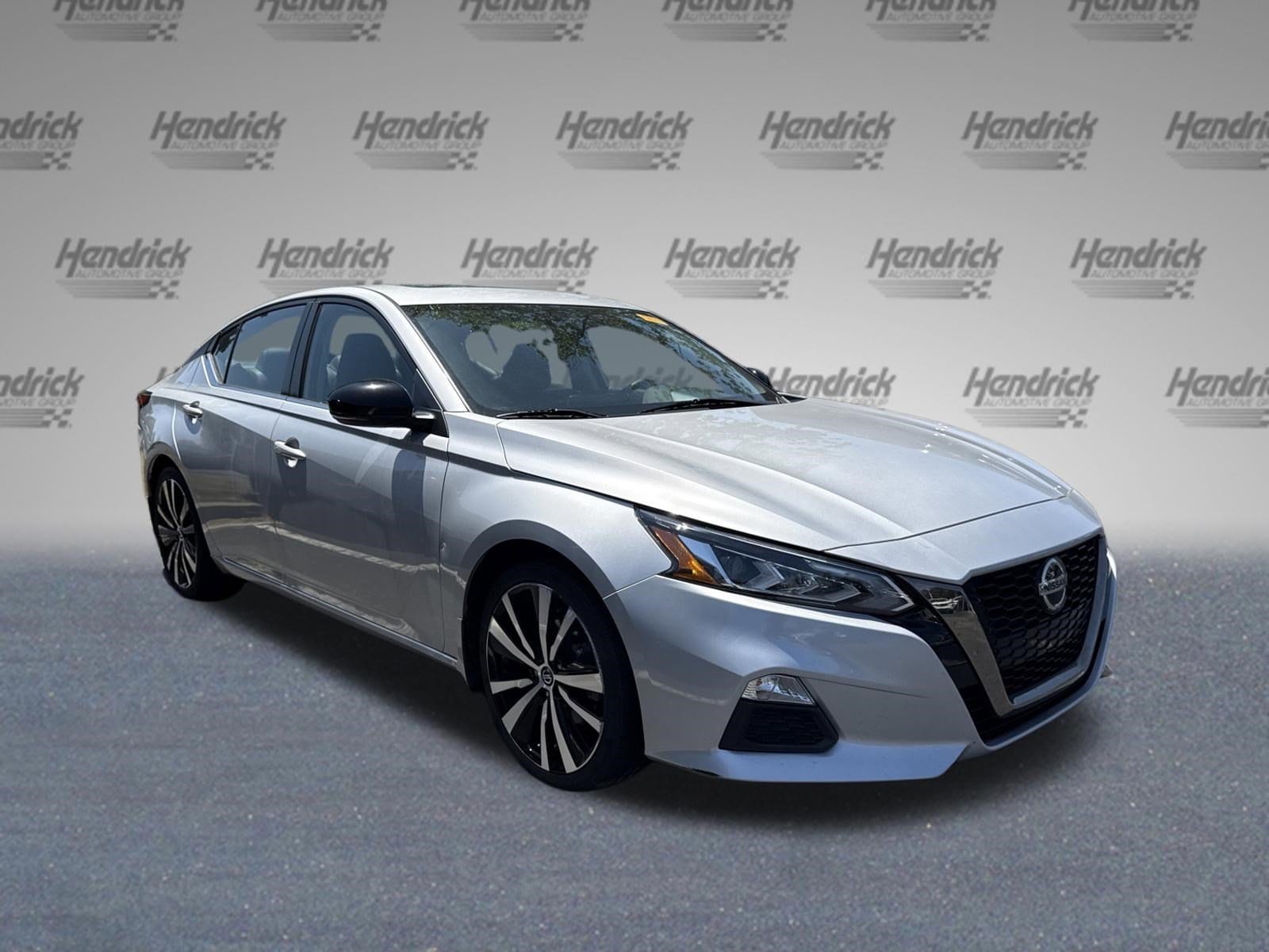2021 Nissan Altima 2.5 SR photo 2