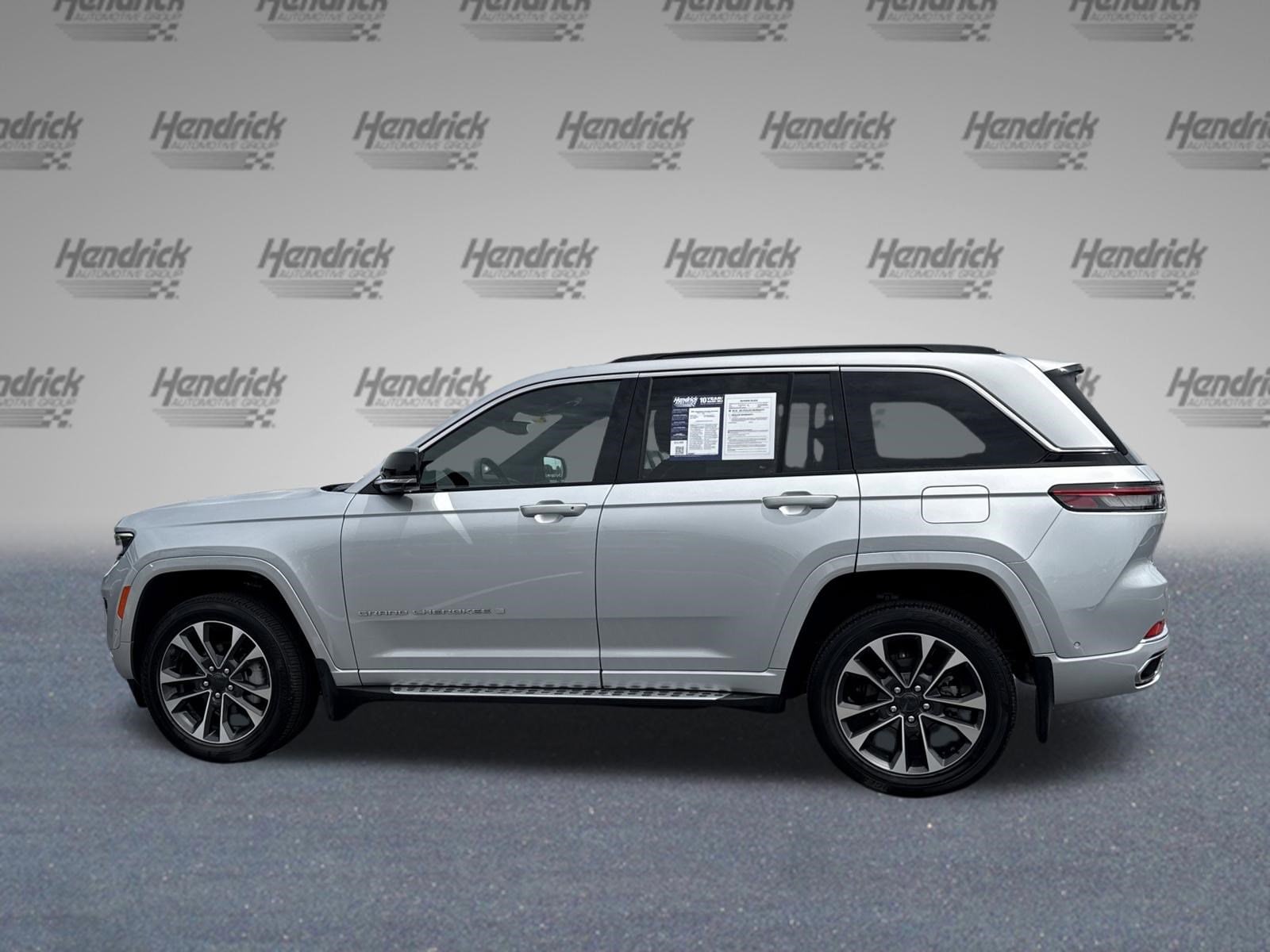 2024 Jeep Grand Cherokee Overland photo 5