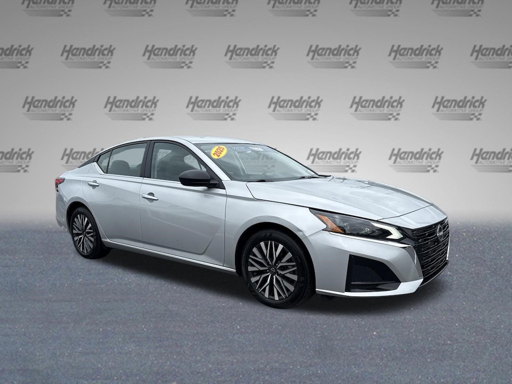 Used 2025 Nissan Altima SV Sedan