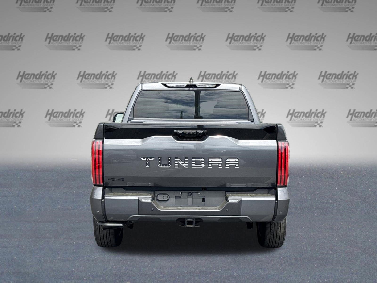 2025 Toyota Tundra 4WD Platinum photo 3