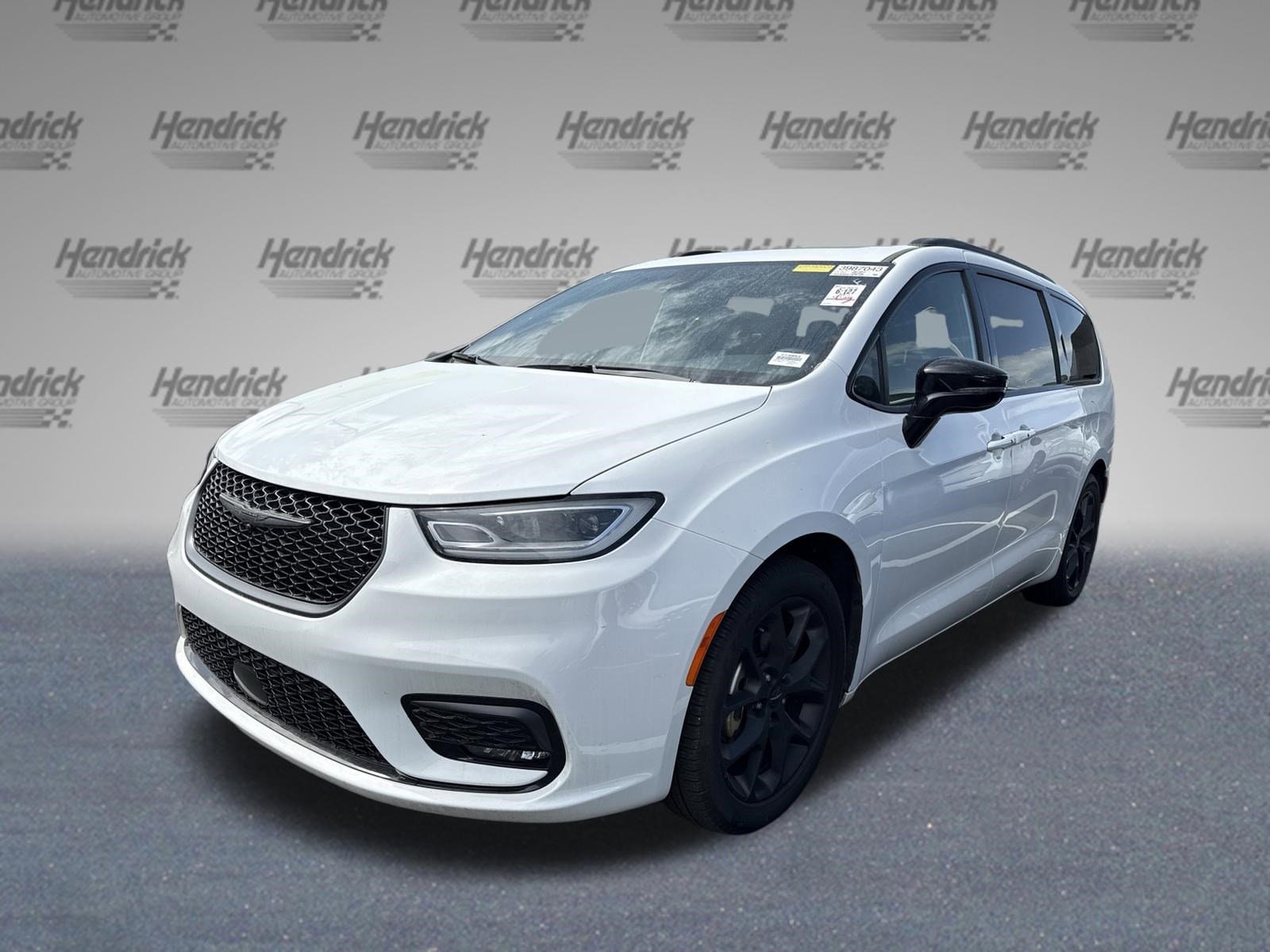 2025 Chrysler Pacifica Limited photo 3