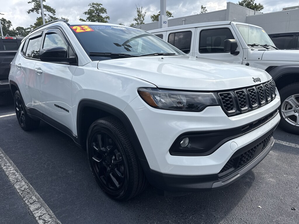 Used 2025 Jeep Compass Latitude SUV