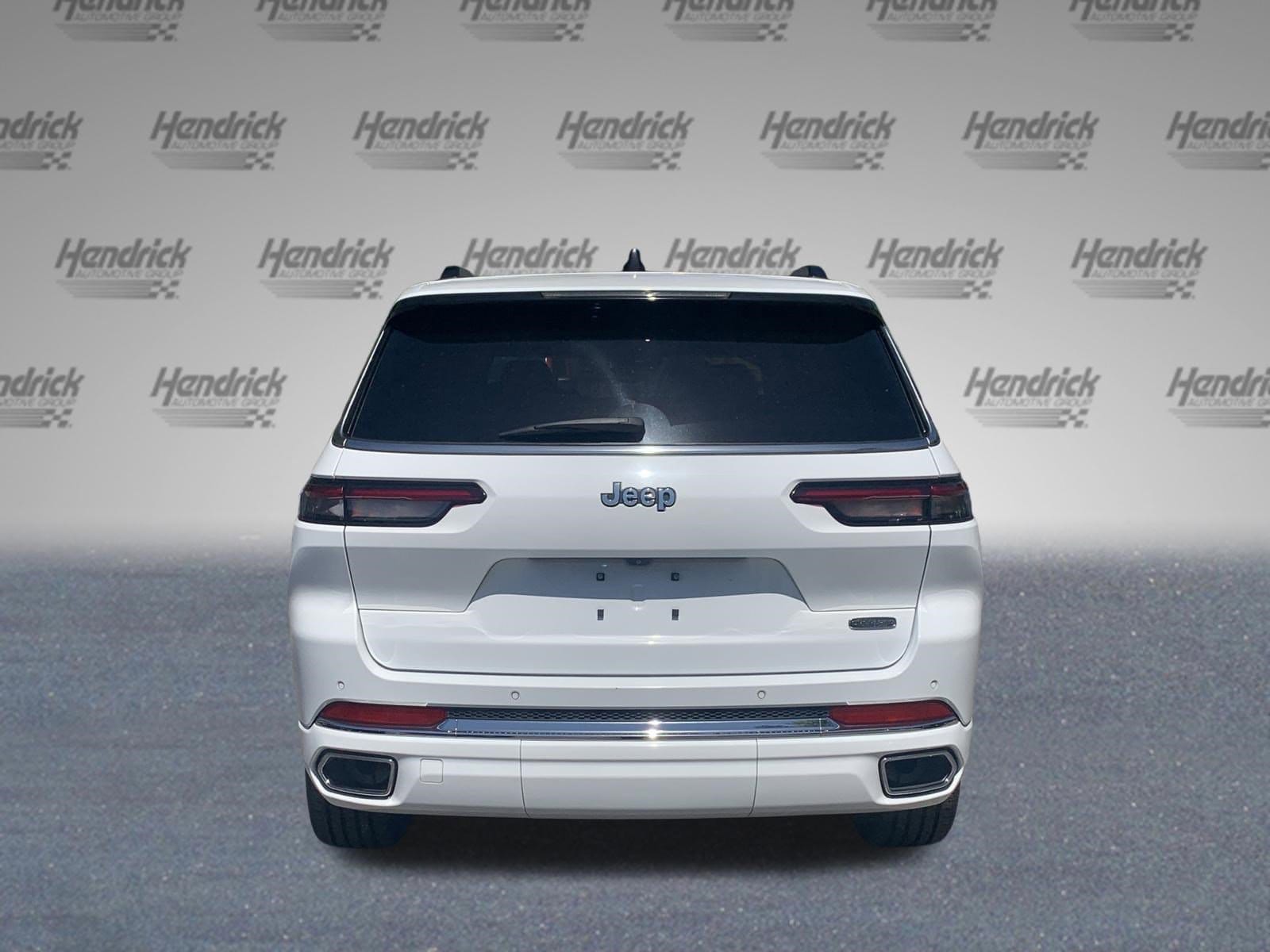 2023 Jeep Grand Cherokee L Overland photo 3