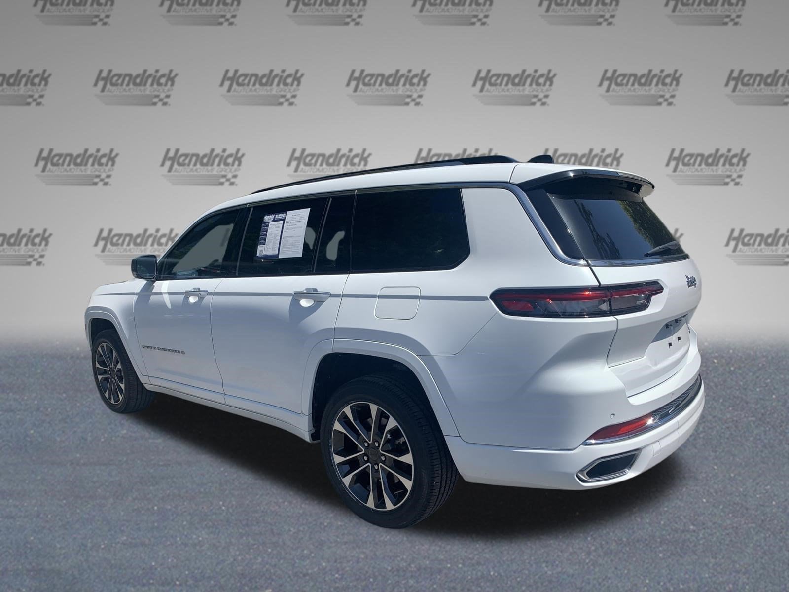 2023 Jeep Grand Cherokee L Overland photo 6