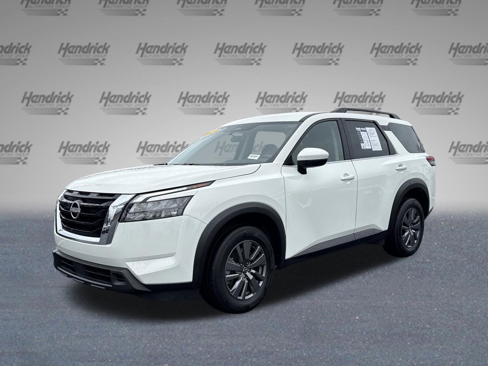 2025 Nissan Pathfinder SV photo 4