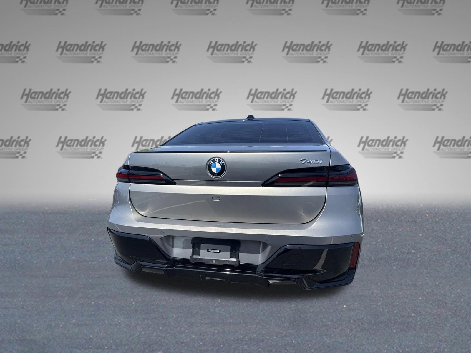 2023 BMW 7 Series 740i photo 3