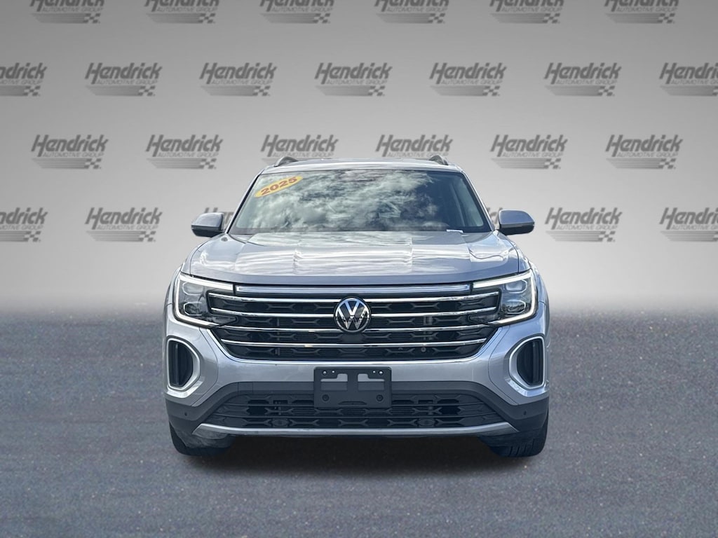 Used 2025 Volkswagen Atlas 2.0T SE w/Technology SUV