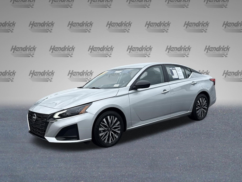 Used 2025 Nissan Altima SV Sedan