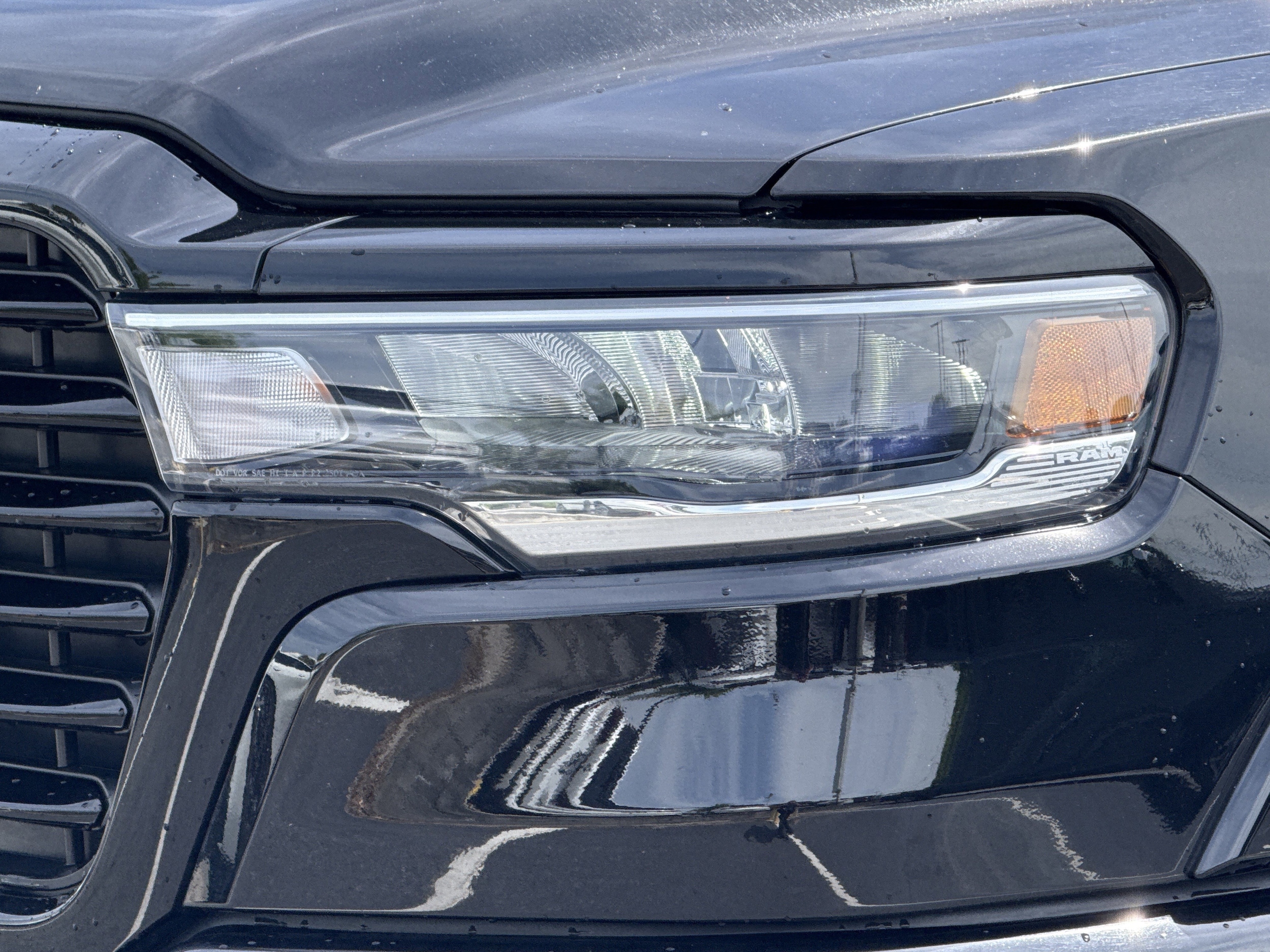 2025 Ram 1500 Laramie photo 4