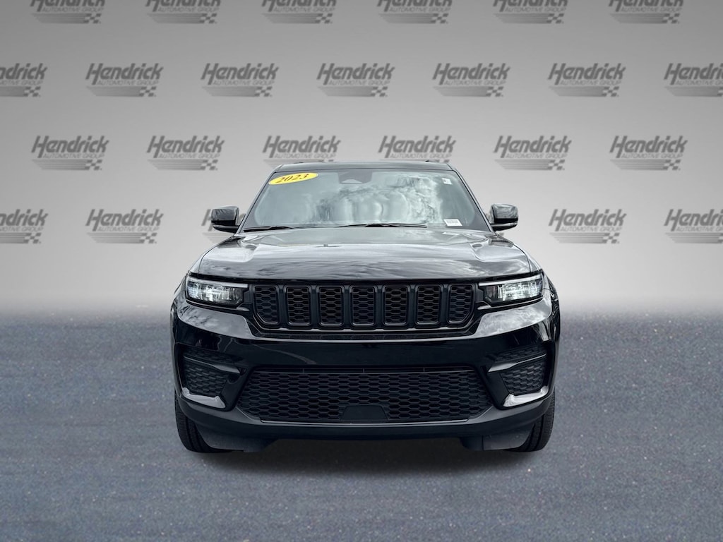 Used 2023 Jeep Grand Cherokee Altitude SUV