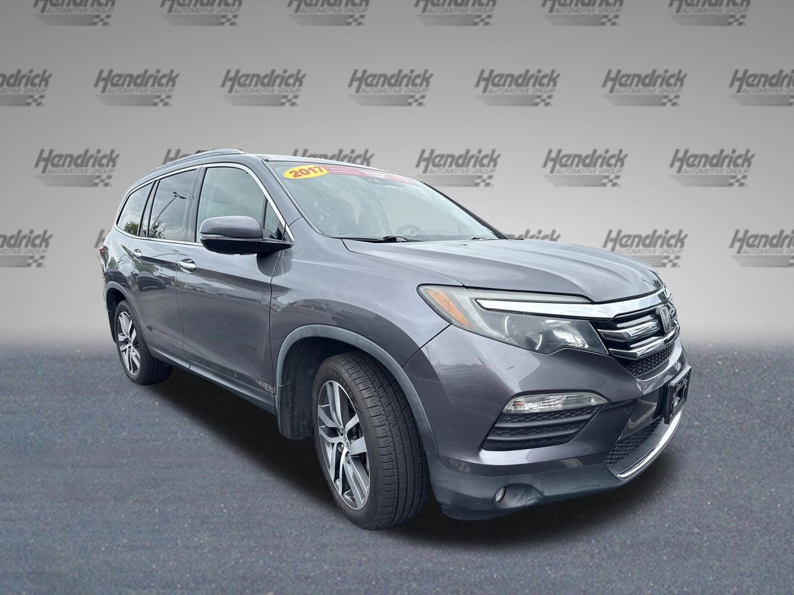 2017 Honda Pilot Elite photo 2
