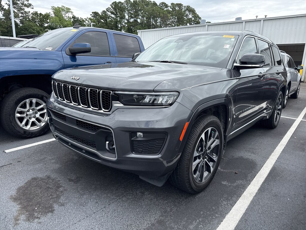 Used 2023 Jeep Grand Cherokee L Overland SUV