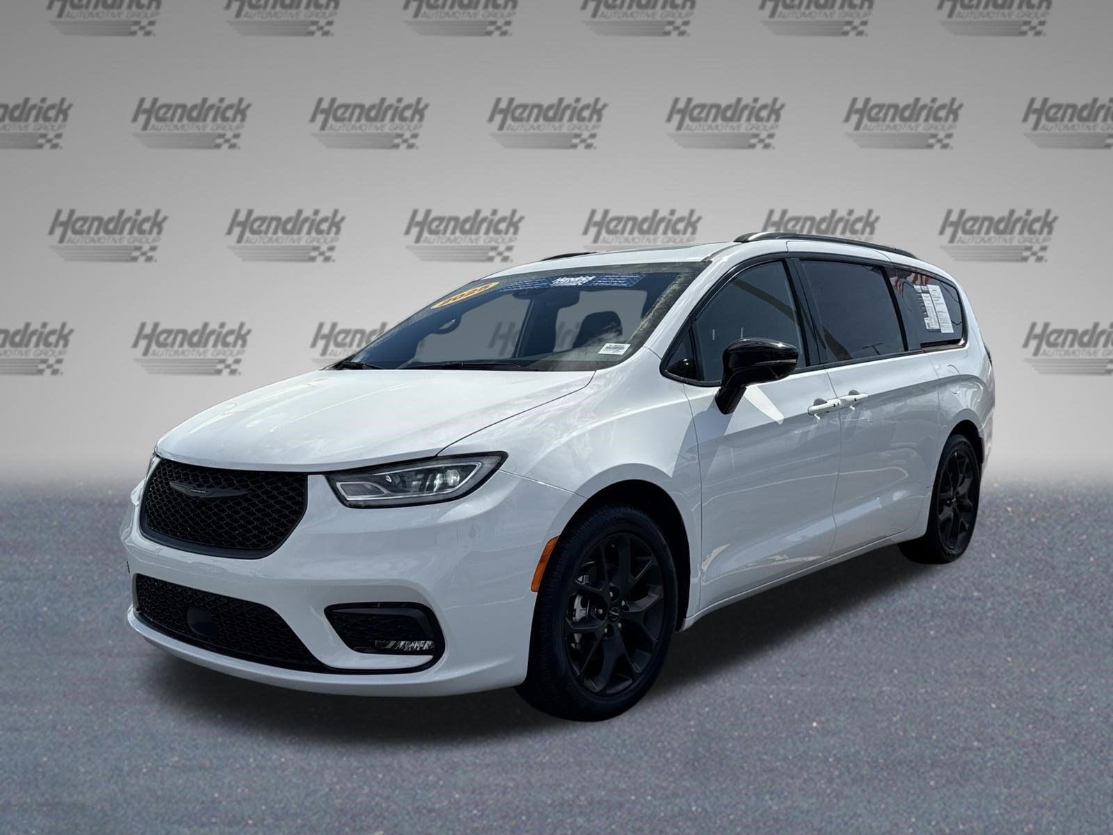 2025 Chrysler Pacifica Limited photo 6