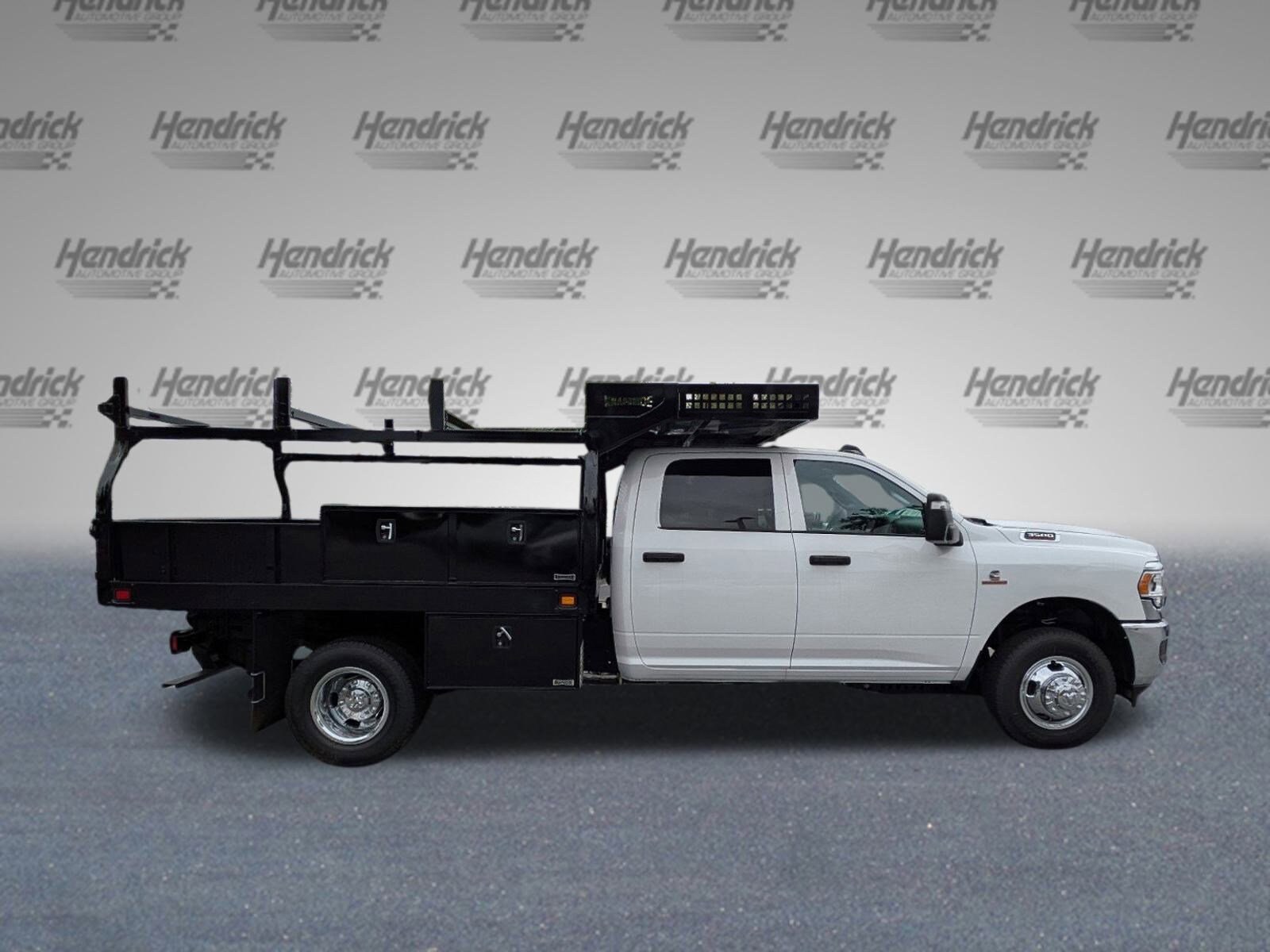 2024 Ram 3500 Tradesman photo 2