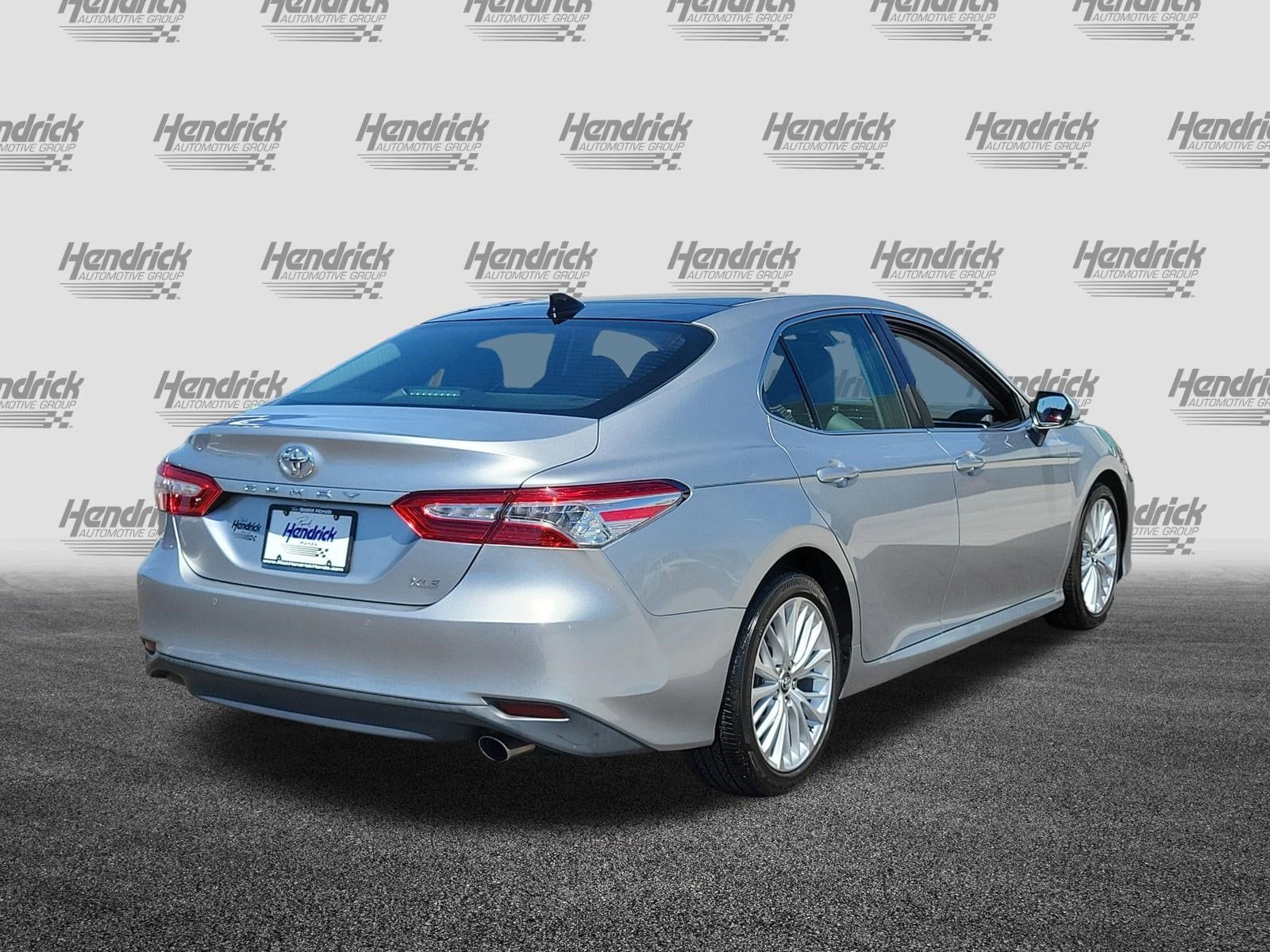 2018 Toyota Camry XLE photo 6