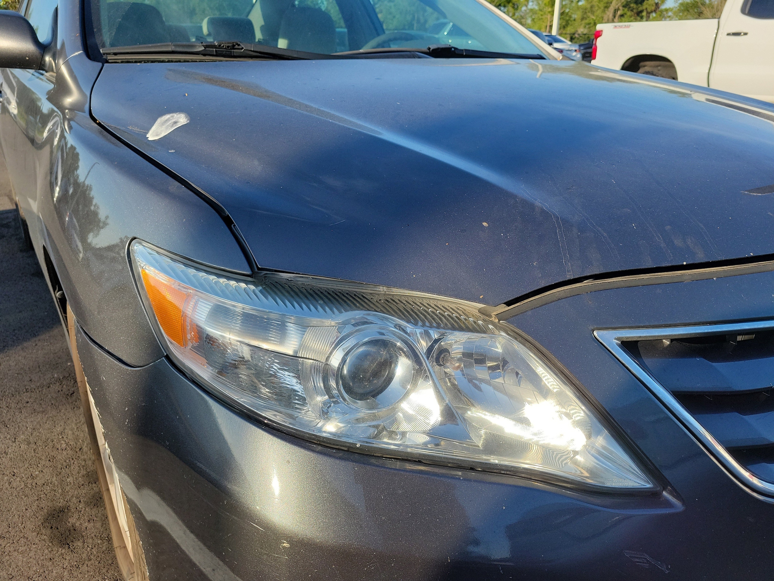 2011 Toyota Camry LE photo 3