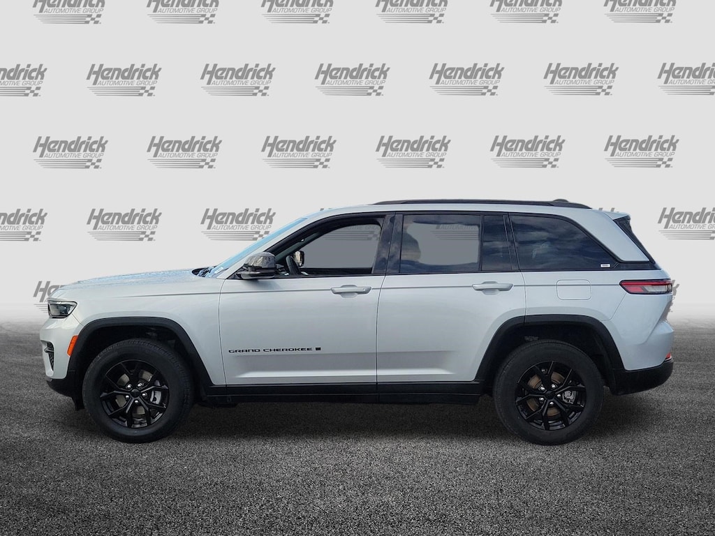 Used 2024 Jeep Grand Cherokee Altitude SUV
