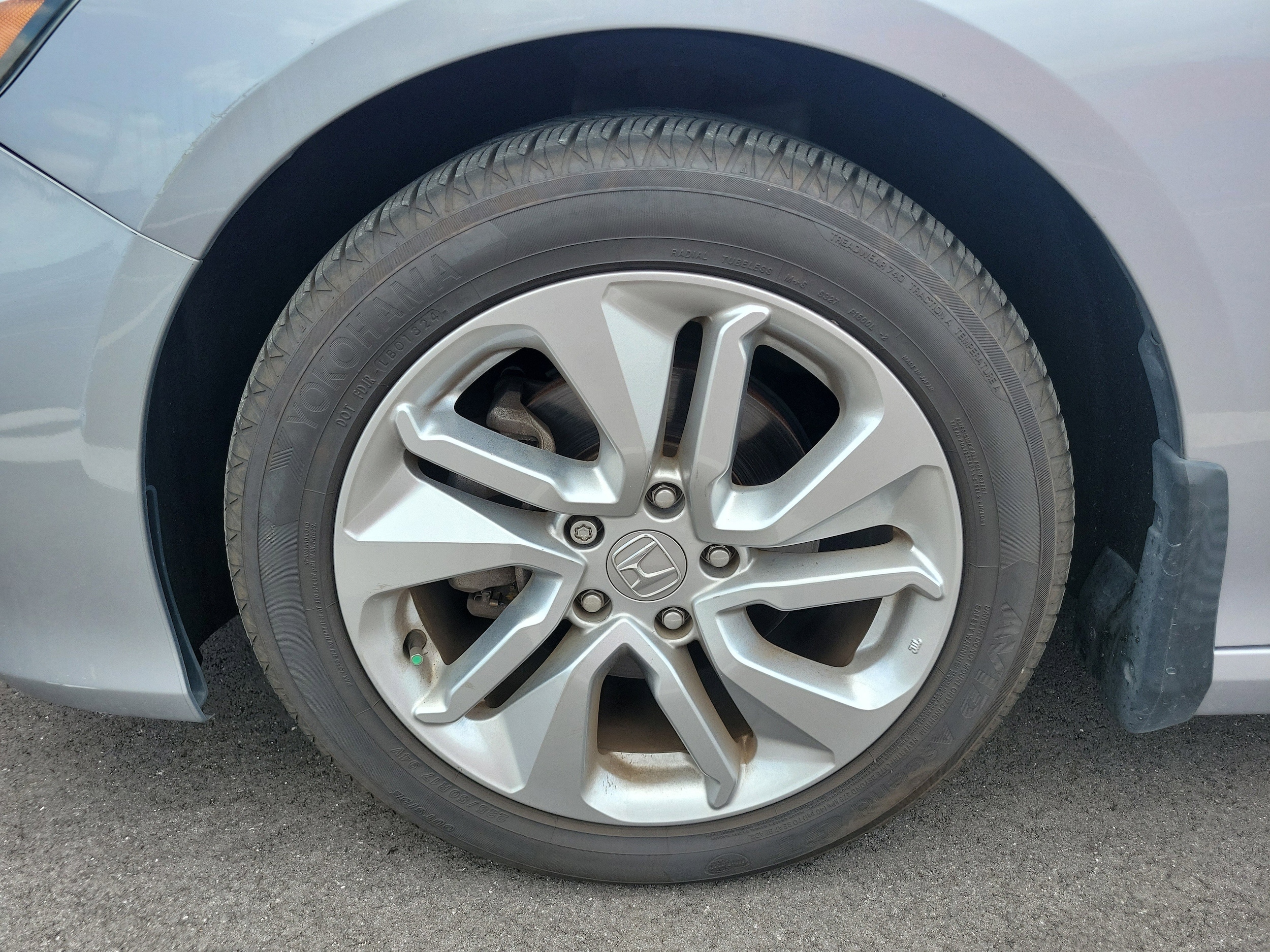 2020 Honda Accord LX 1.5T photo 6