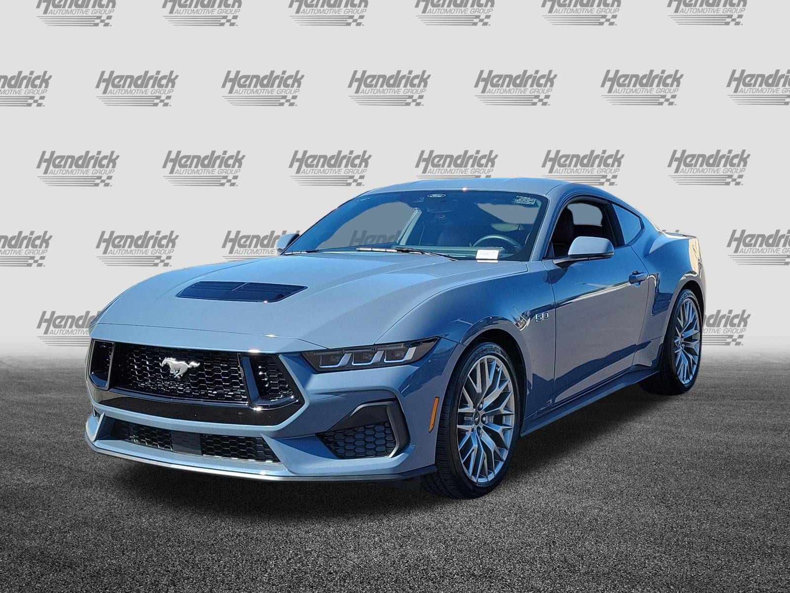 2025 Ford Mustang photo 2
