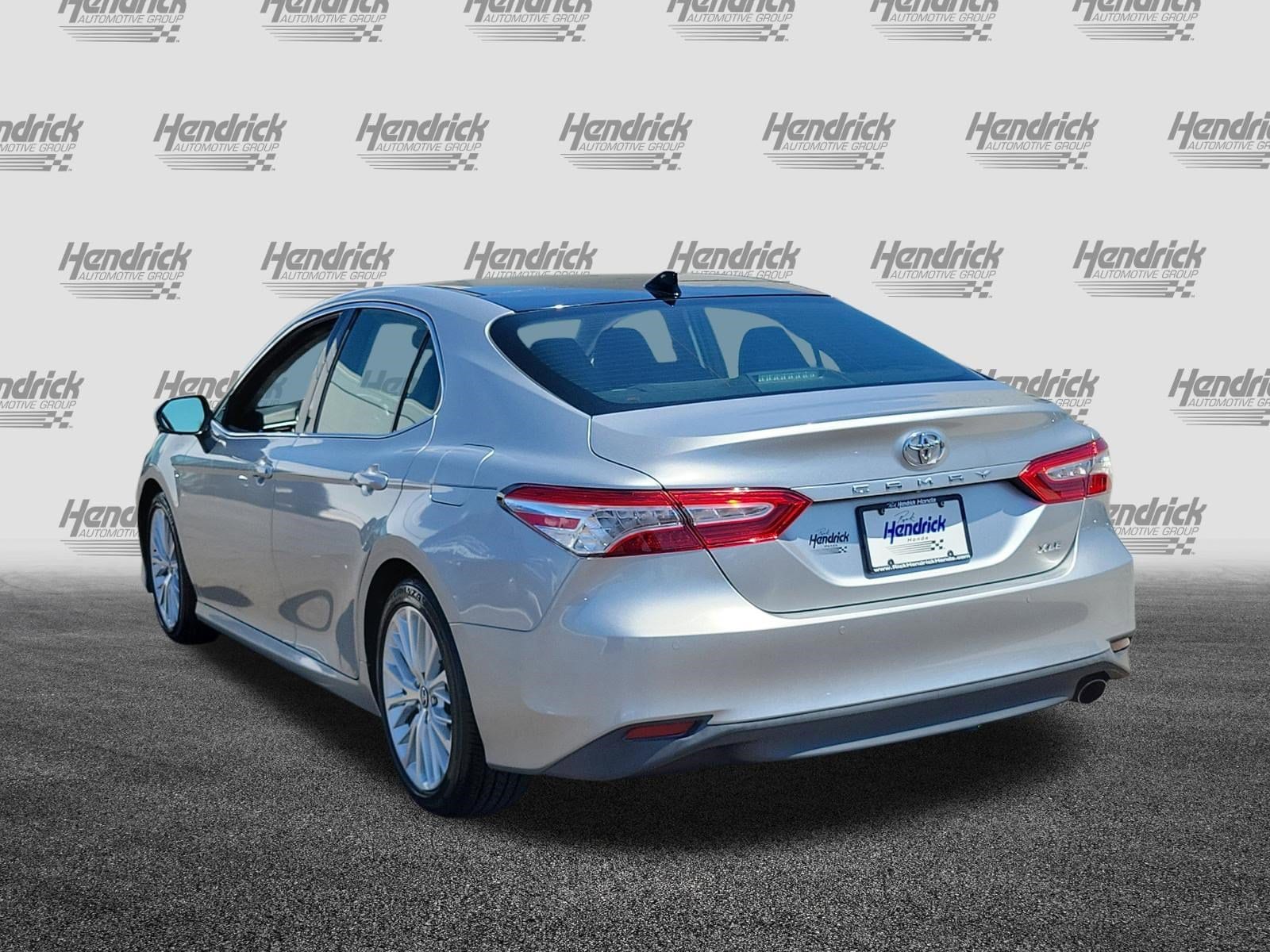 2018 Toyota Camry XLE photo 4