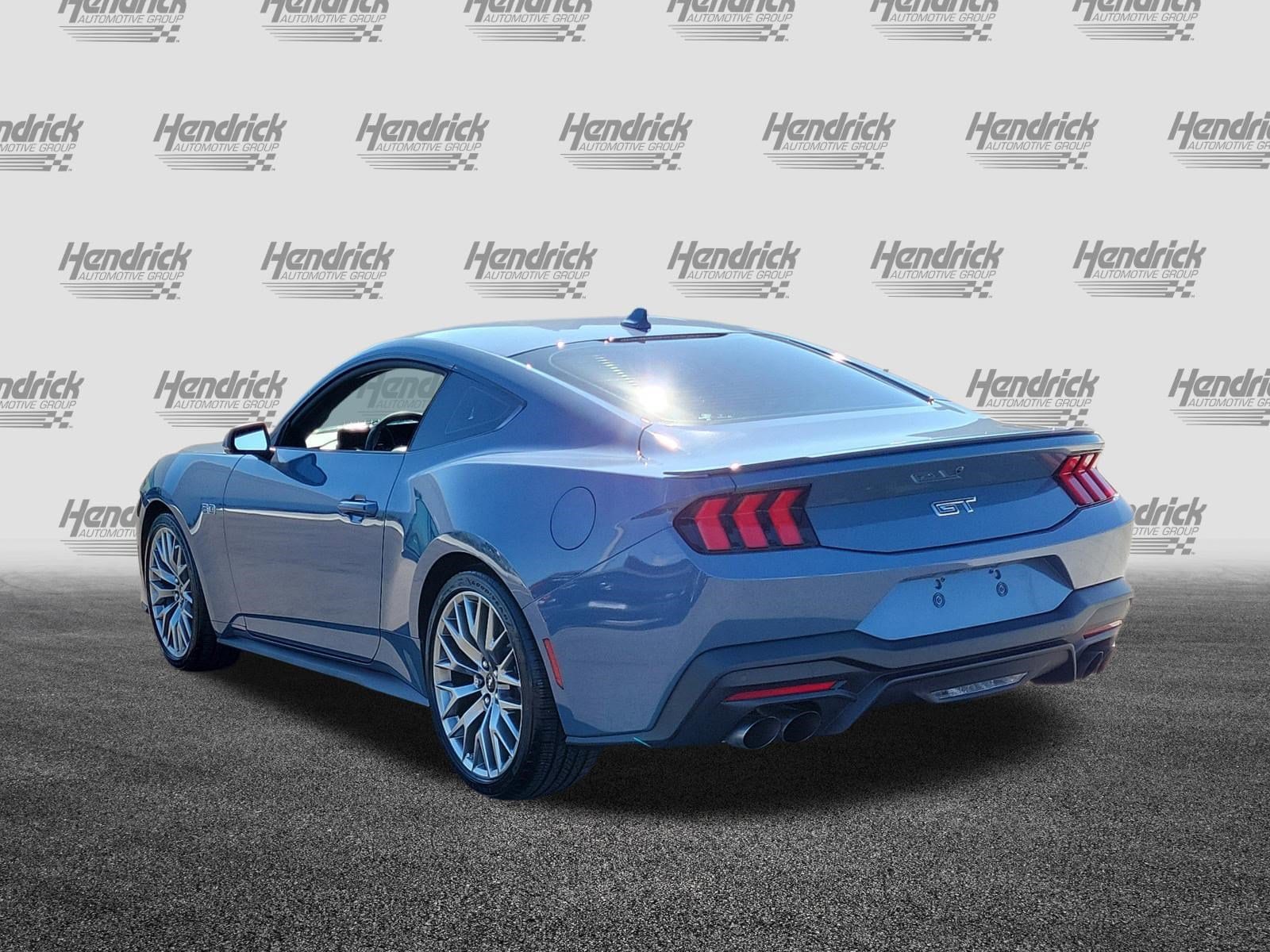 2025 Ford Mustang photo 4