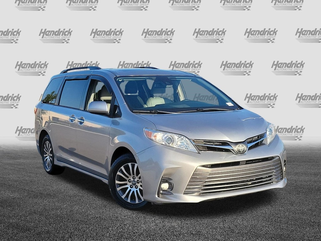 Used 2018 Toyota Sienna XLE 8 Passenger Van Passenger Van