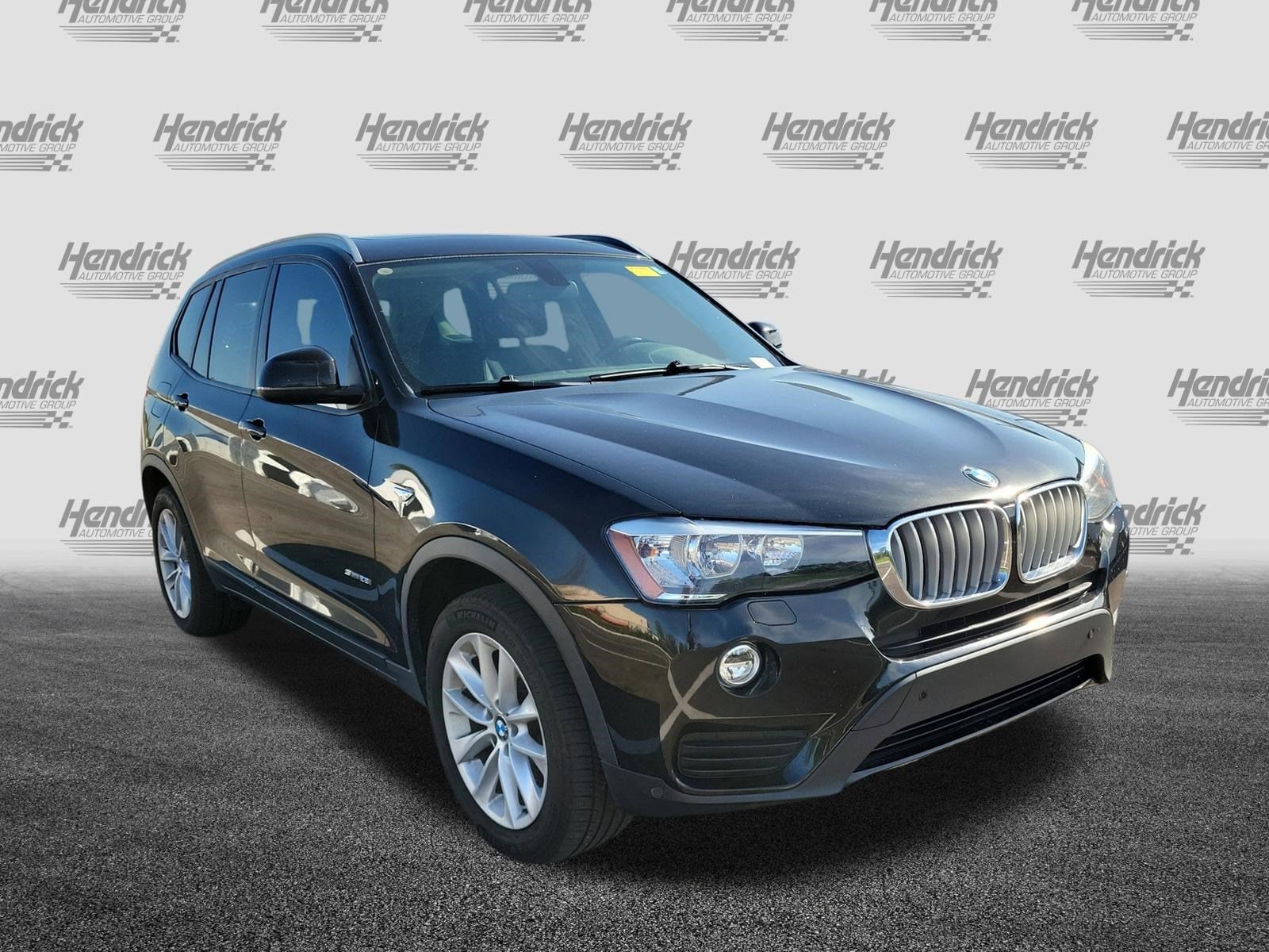 2017 BMW X3 sDrive28i photo 2