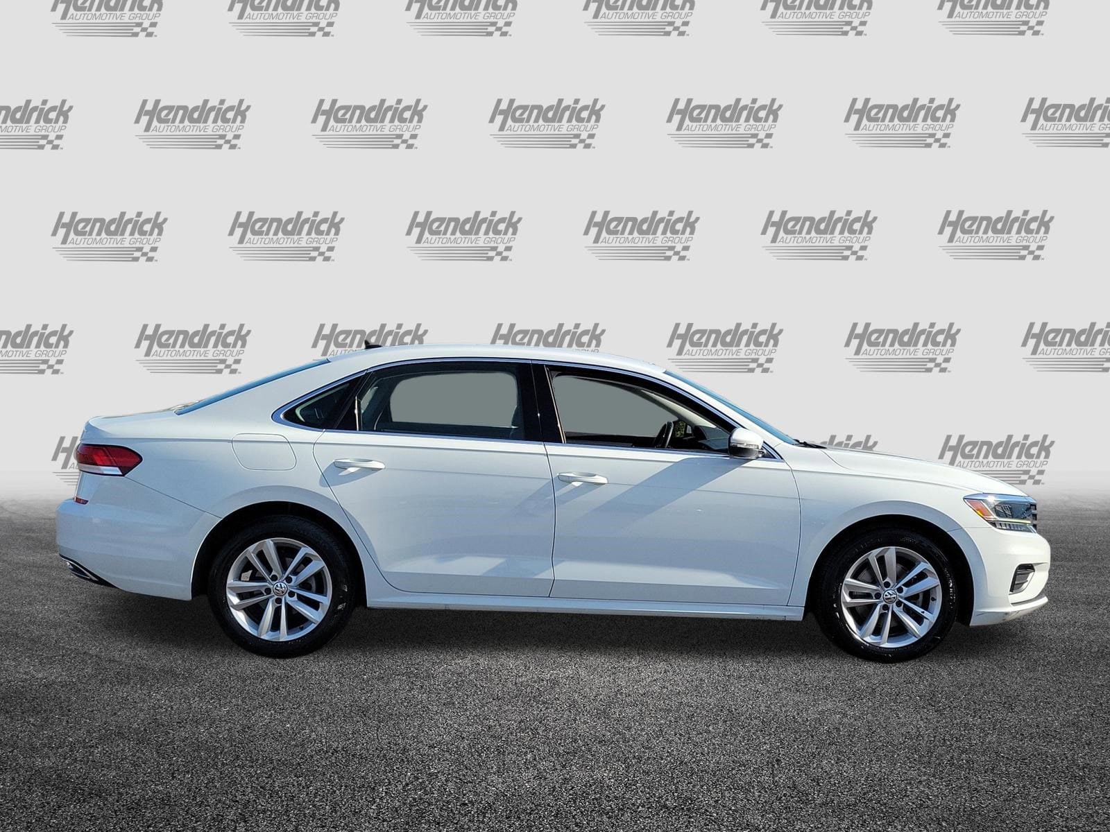 2020 Volkswagen Passat 2.0T SE photo 3