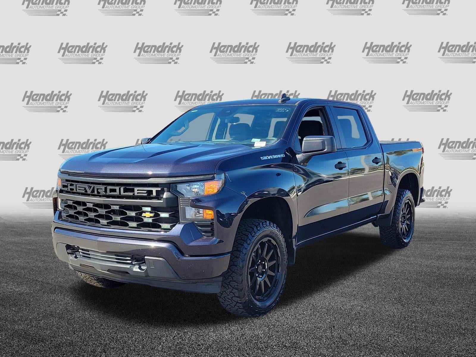 2022 Chevrolet Silverado 1500 Custom photo 2