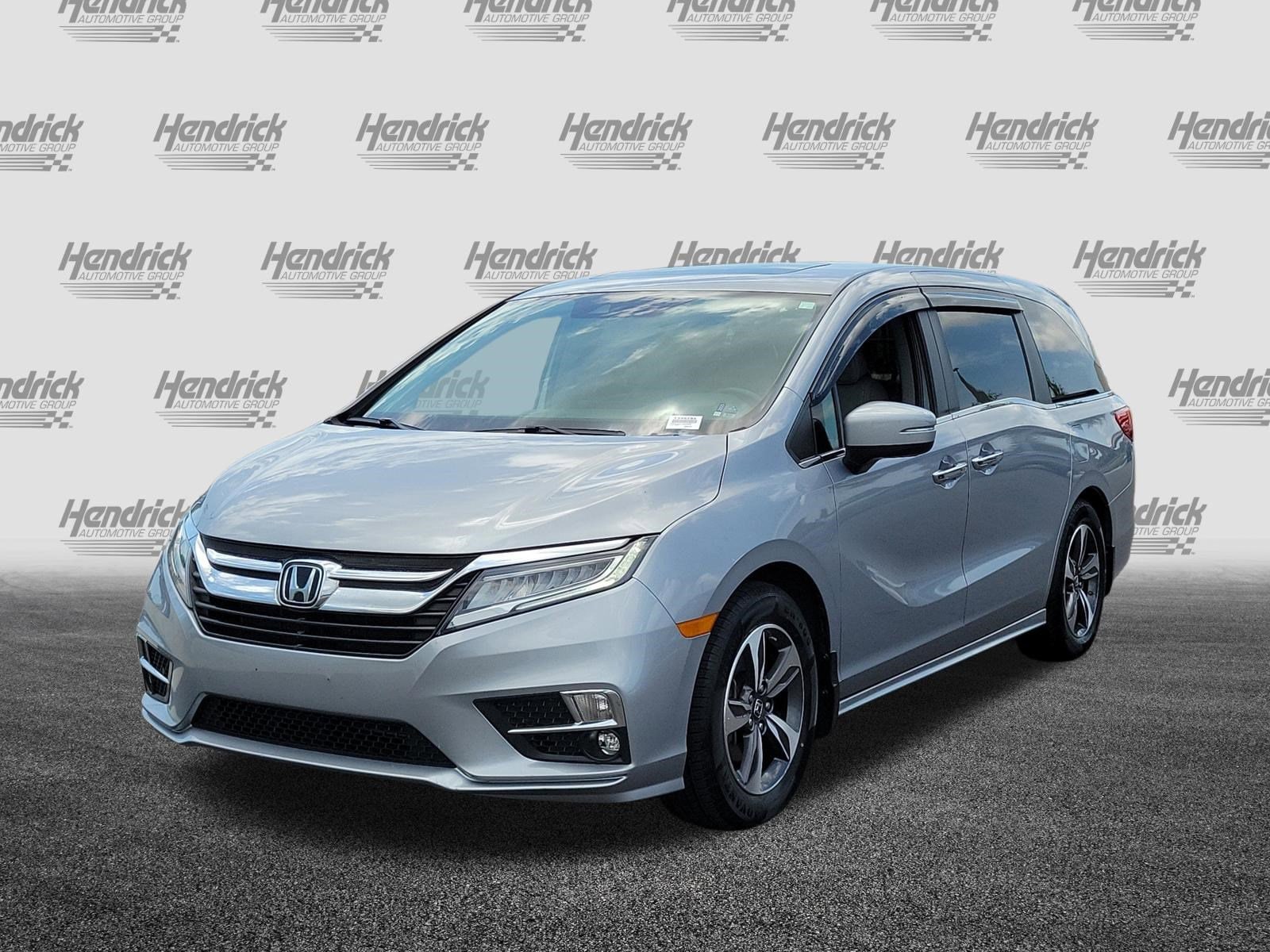 2019 Honda Odyssey Touring photo 2