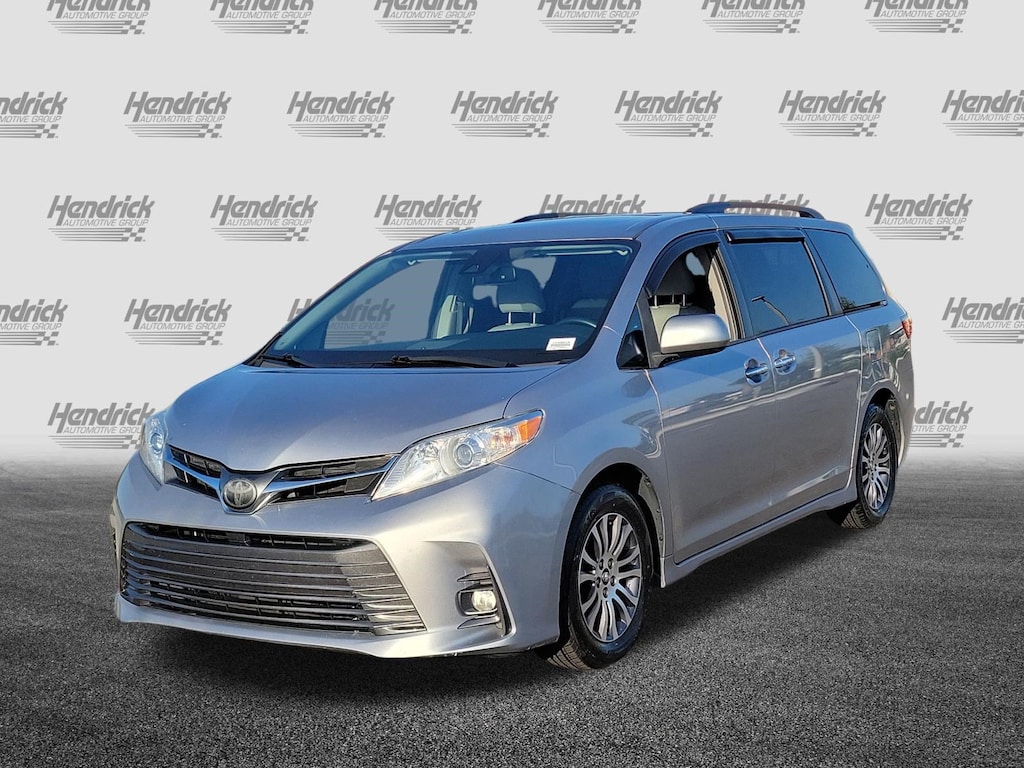 Used 2018 Toyota Sienna XLE 8 Passenger Van Passenger Van