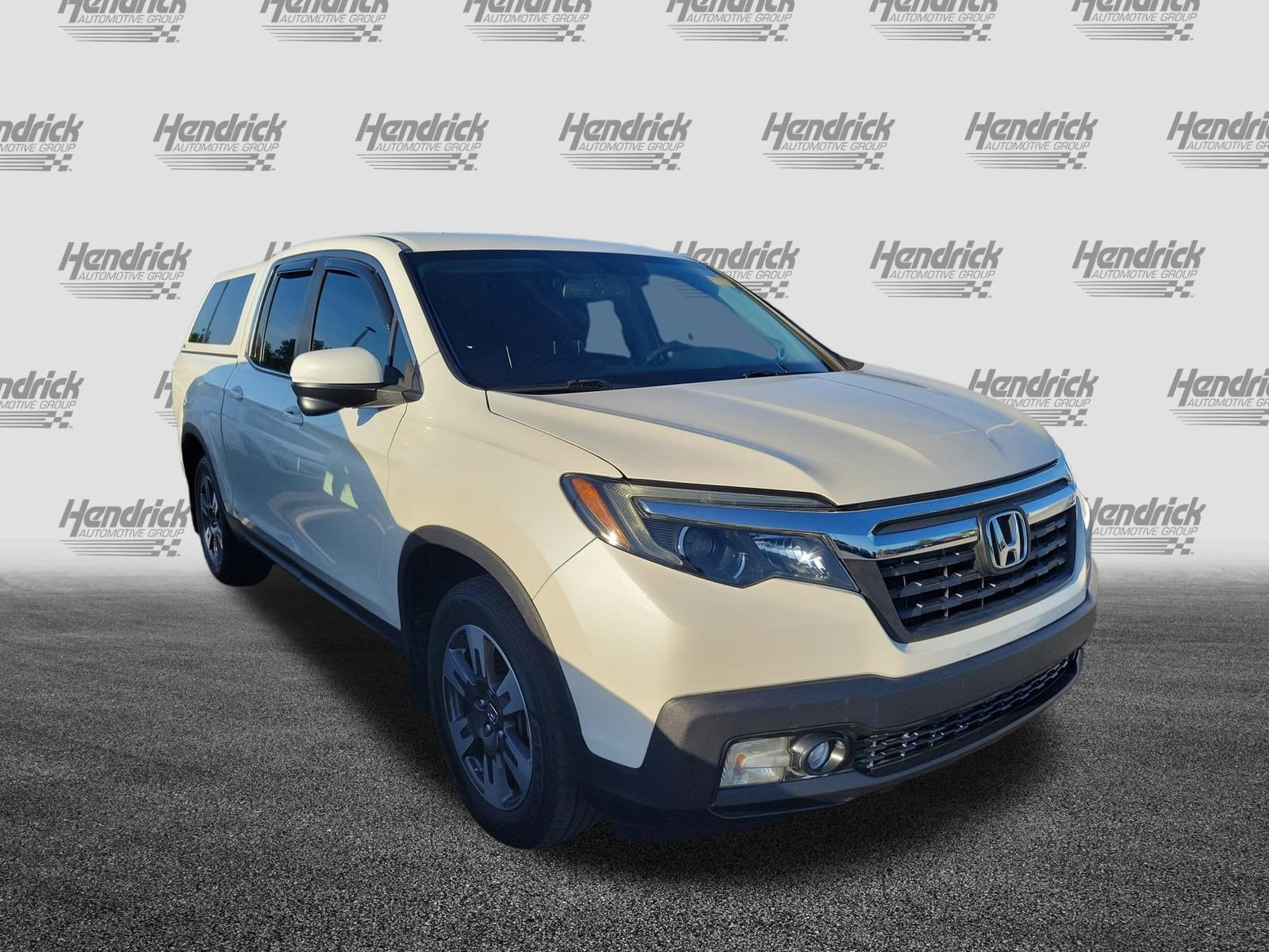 2017 Honda Ridgeline RTL-T FWD photo 2