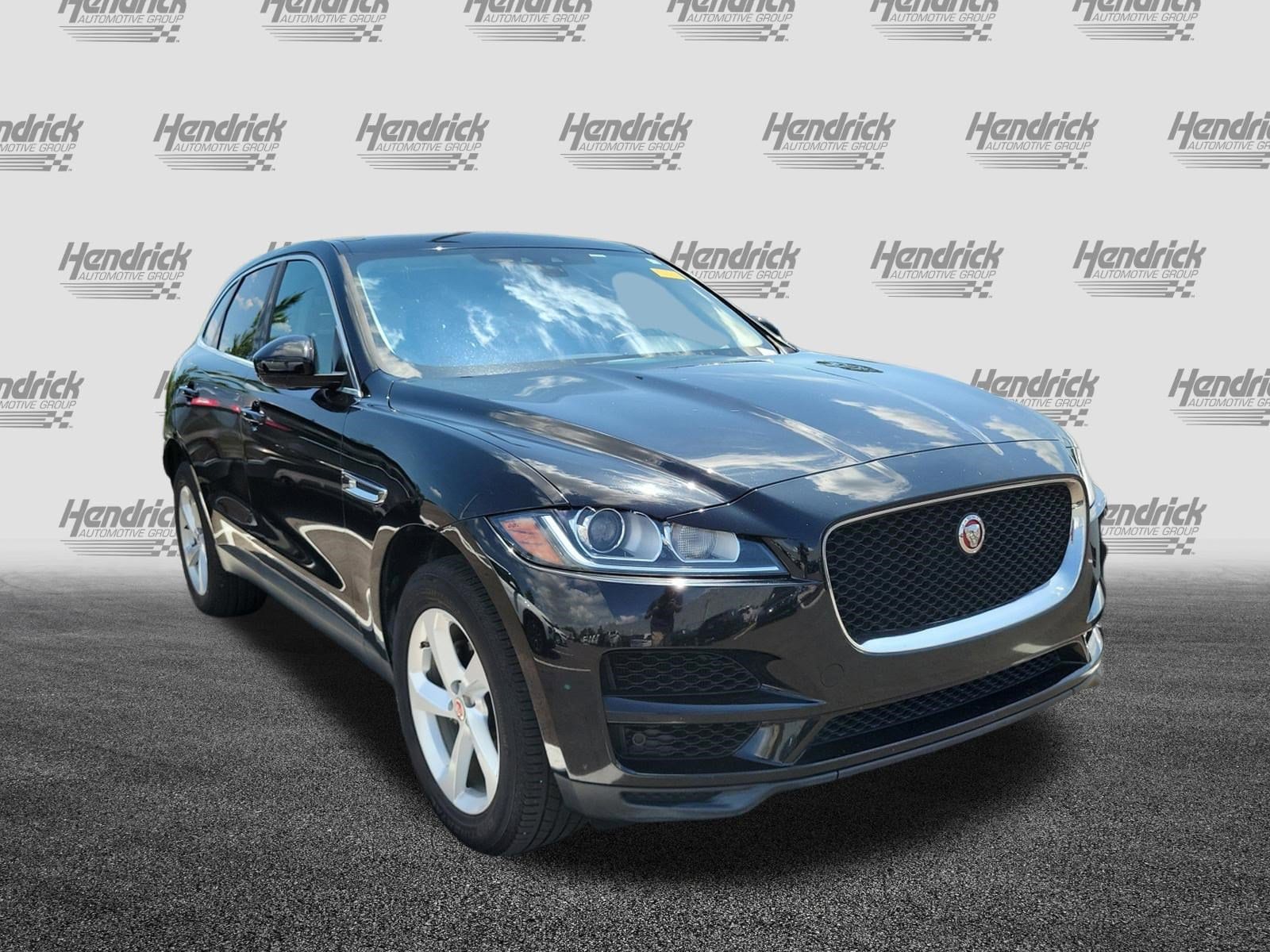 2020 Jaguar F-PACE 25t Premium photo 2