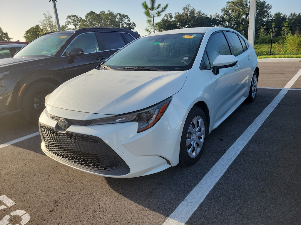 Used 2021 Toyota Corolla LE Sedan