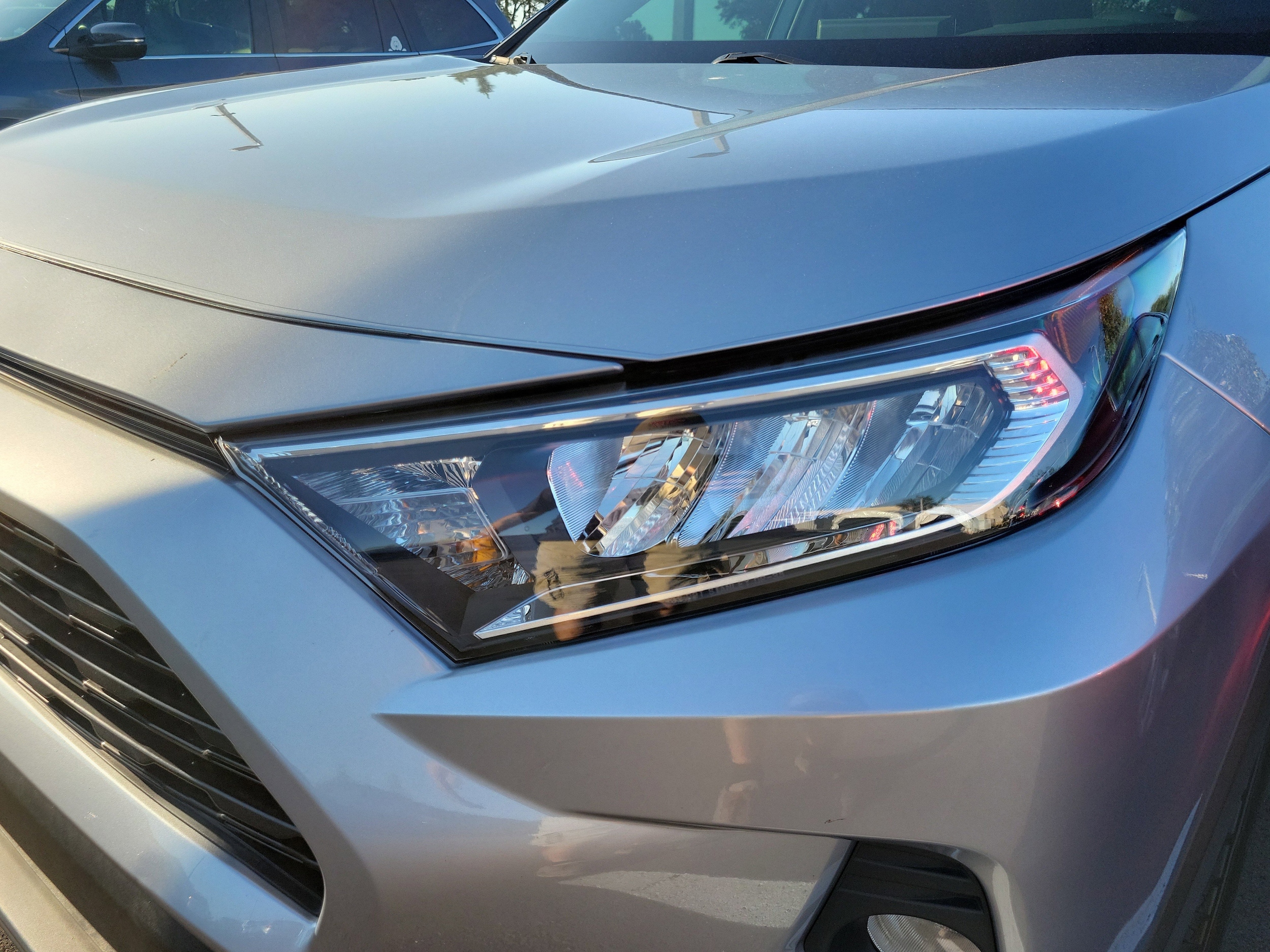 2020 Toyota RAV4 XLE photo 5